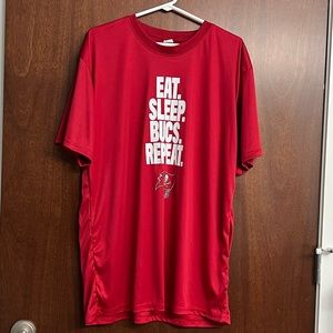Tampa‎ Bay Bucs Tshirt size XL